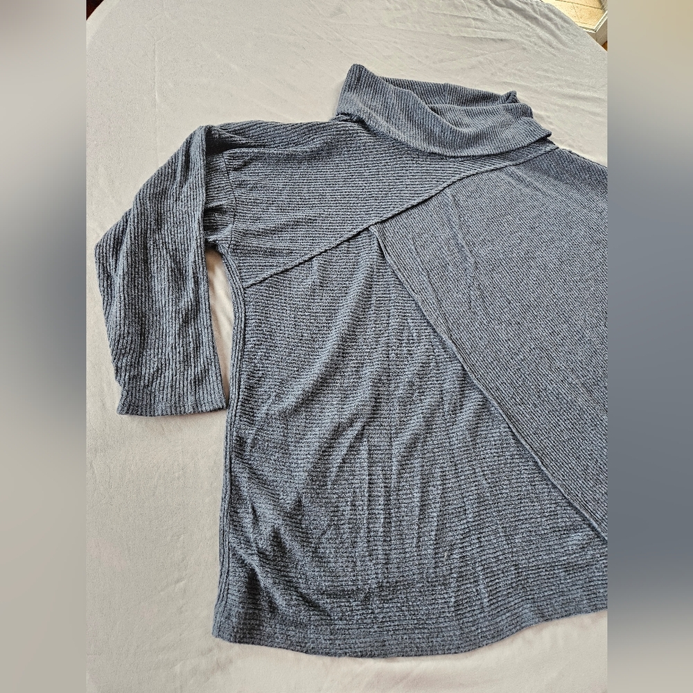 Womens quarter sleeve Turtle neck
